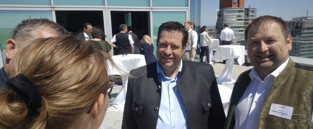 LJ Veteranen unter sich - Rudi Gutjahr (war Landesobmann der SMTK und BO-Stv., Pig Austria Obmann Georg Gstöttenbauer war auch BO-Stv.) im Gespräch mit AMA Marketing GF Christina Mutenthaler-Sipek