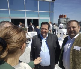 LJ Veteranen unter sich - Rudi Gutjahr (war Landesobmann der SMTK und BO-Stv., Pig Austria Obmann Georg Gstöttenbauer war auch BO-Stv.) im Gespräch mit AMA Marketing GF Christina Mutenthaler-Sipek LJ Veteranen unter sich - Rudi Gutjahr (war Landesobmann der SMTK und BO-Stv., Pig Austria Obmann Georg Gstöttenbauer war auch BO-Stv.) im Gespräch mit AMA Marketing GF Christina Mutenthaler-Sipek